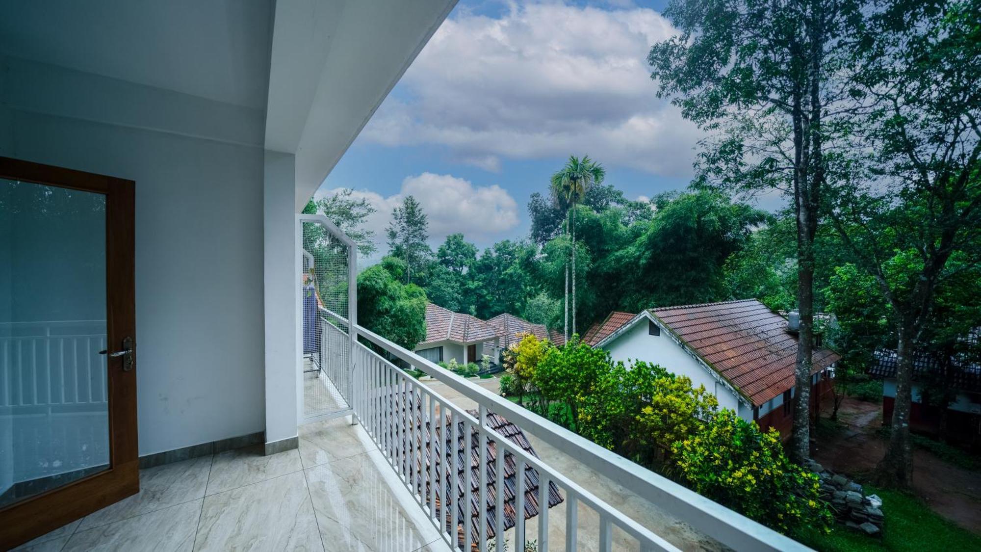 Vythiri Holiday Resort, Wayanad Bagian luar foto