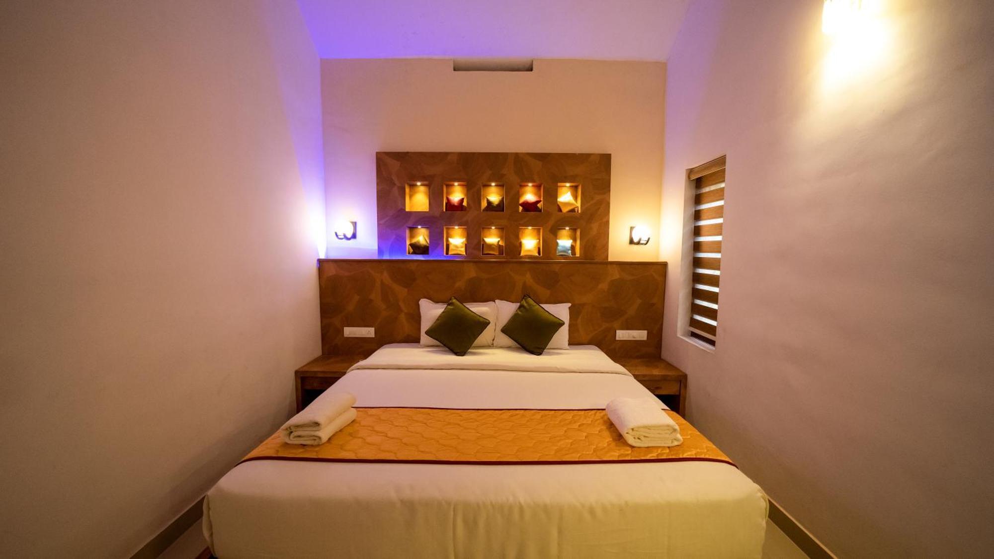 Vythiri Holiday Resort, Wayanad Bagian luar foto
